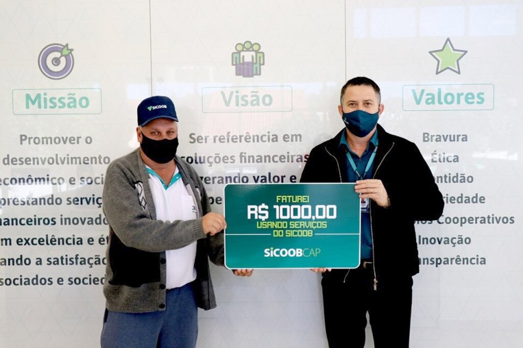 Associado de Guaraciaba é premiado no SicoobCap