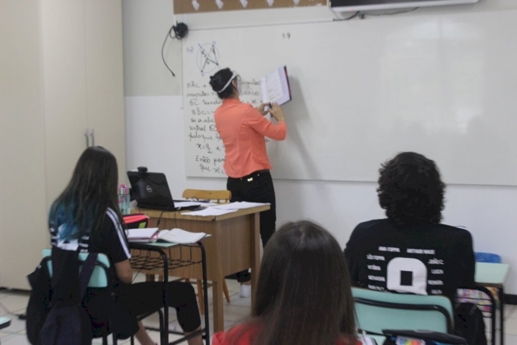 Governo oferece 1.200 bolsas pelo Uniedu