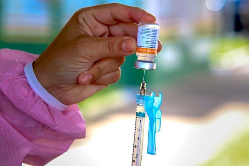 SC autoriza vacinação para professores e novos grupos