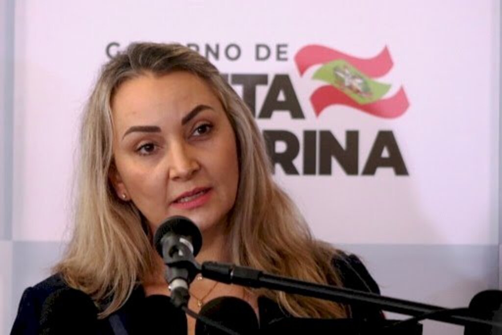 Daniela Reinehr assume Governo nesta terça