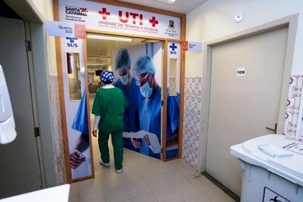 SC bate recorde de óbitos e tem 395 doentes à espera de UTI