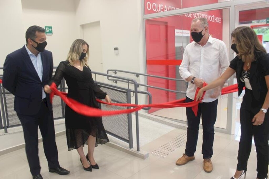Santander é inaugurado em São Miguel do Oeste