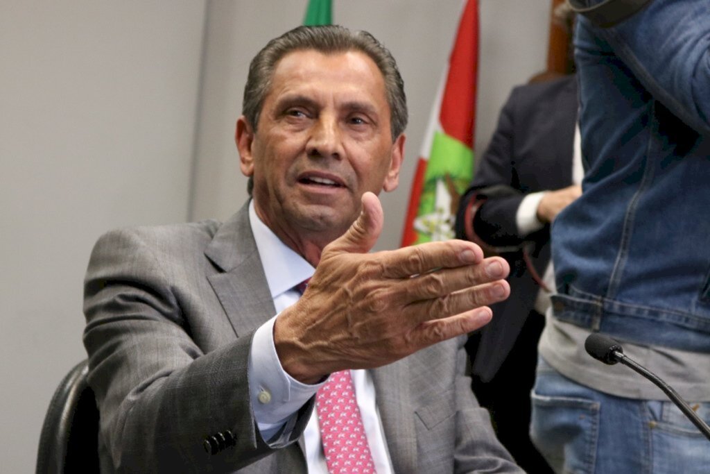 MPF denuncia Garcia e mais cinco pessoas