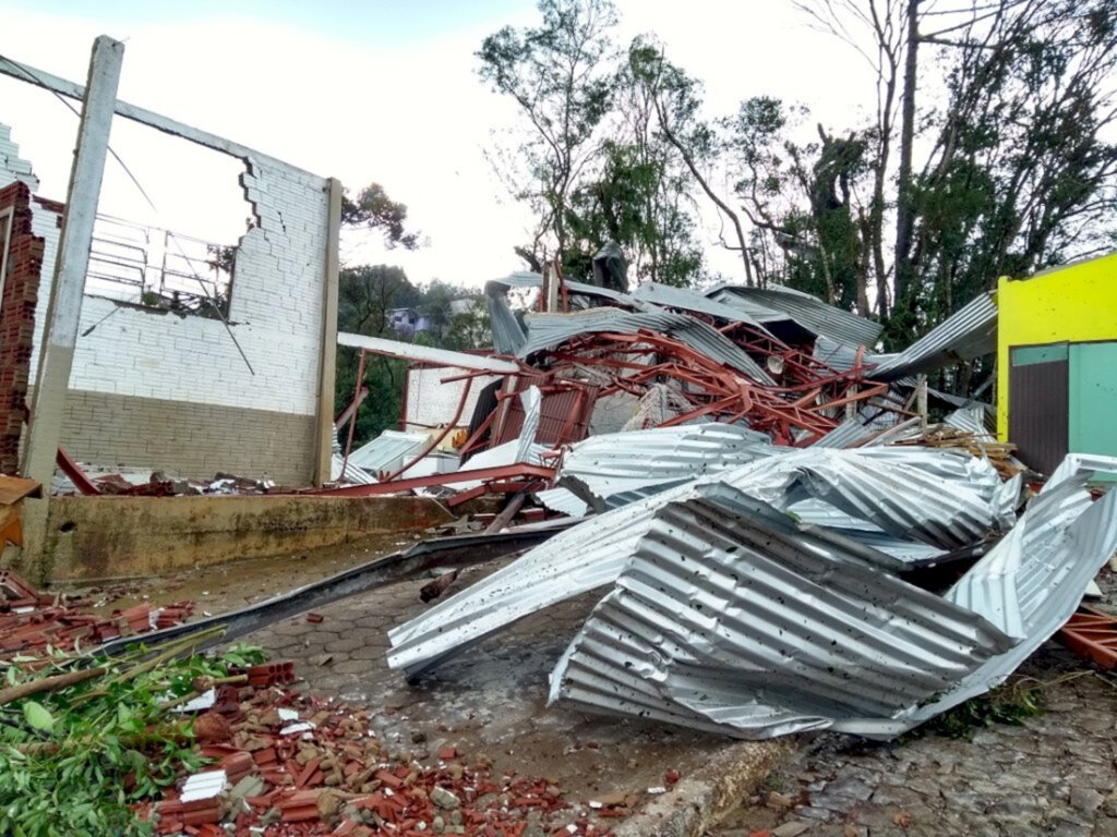 Defesa Civil confirma a ocorrência de tornado na região