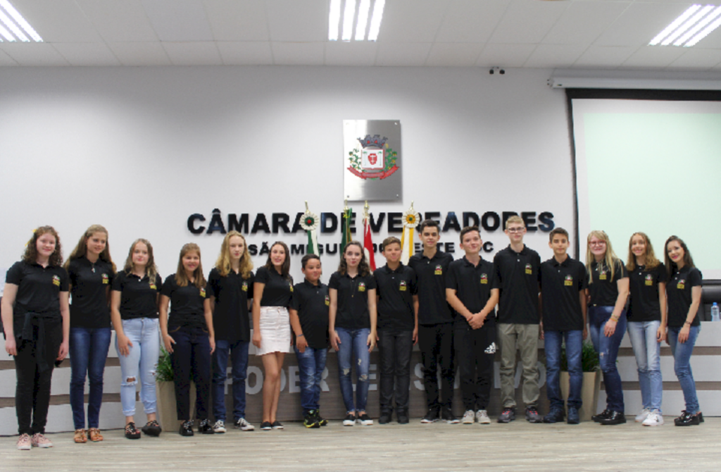 Vereadores Mirins de SMOeste são empossados