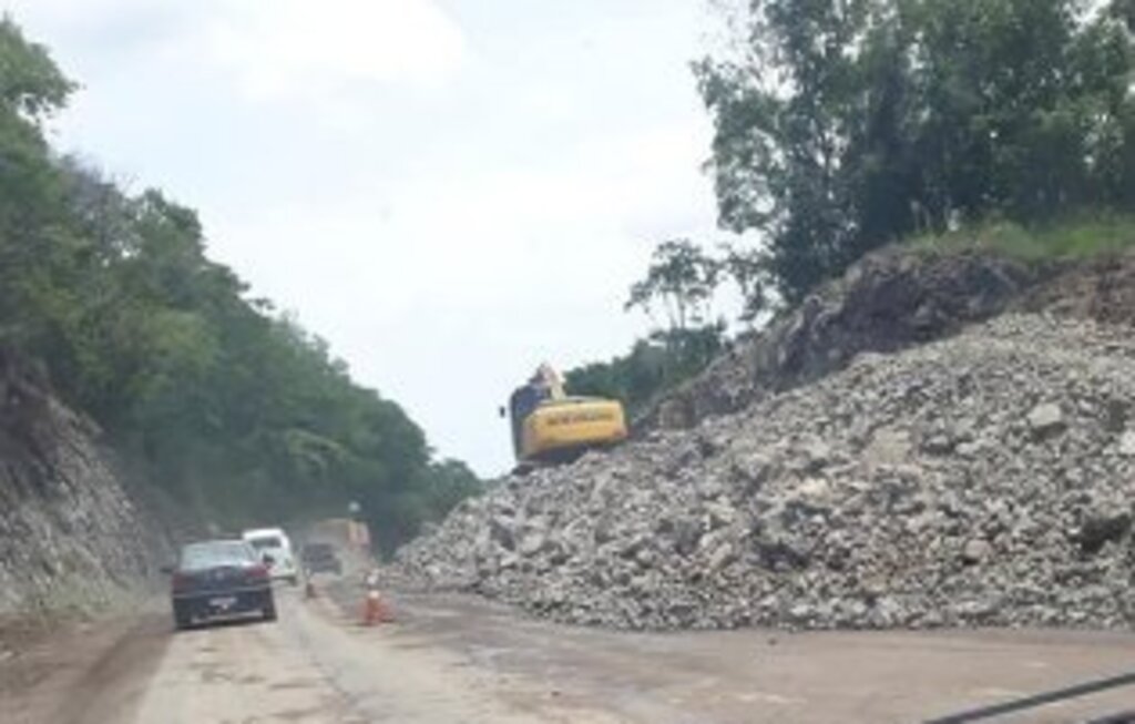 Dnit realiza novos bloqueios nesta terça