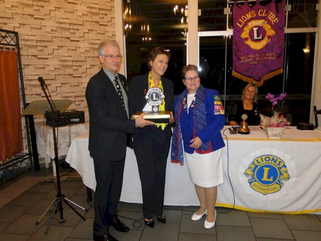 Governadora do Lions visita SMOeste