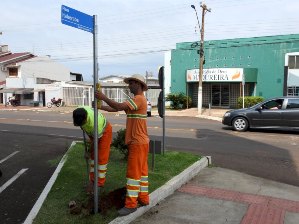 Urbanismo instala novas placas de identificação