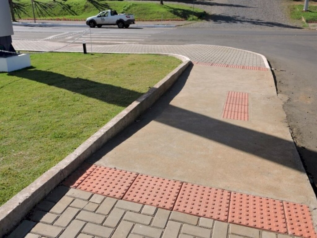 Novo prazo para adequação de calçadas