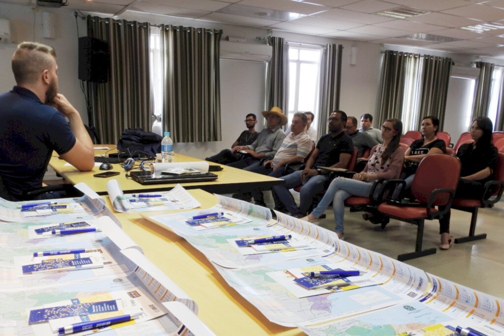 Município e IBGE alinham ações