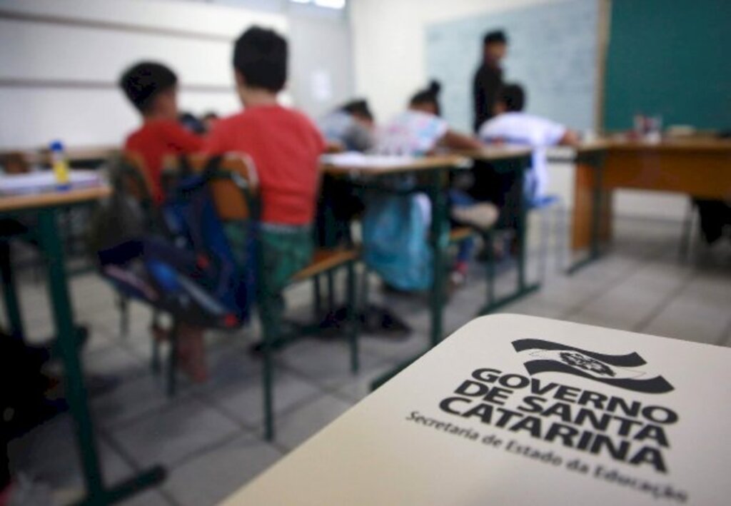 Governo prorroga concurso do magistério