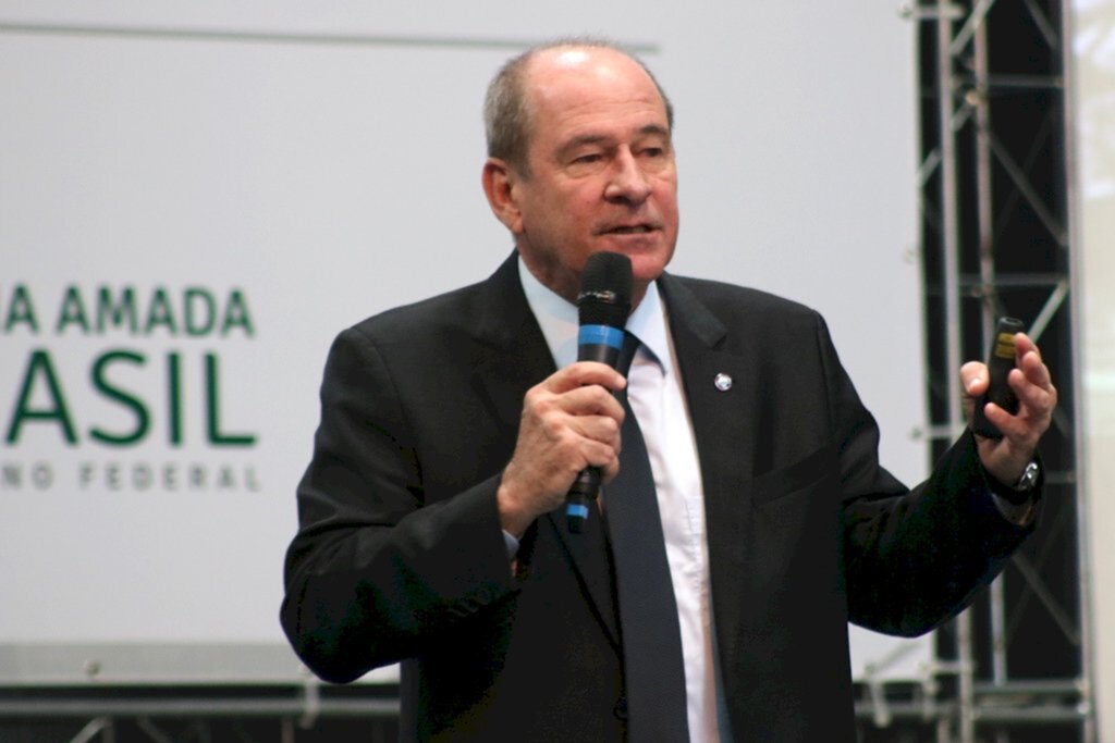 Ministro da Defesa defende aproximação