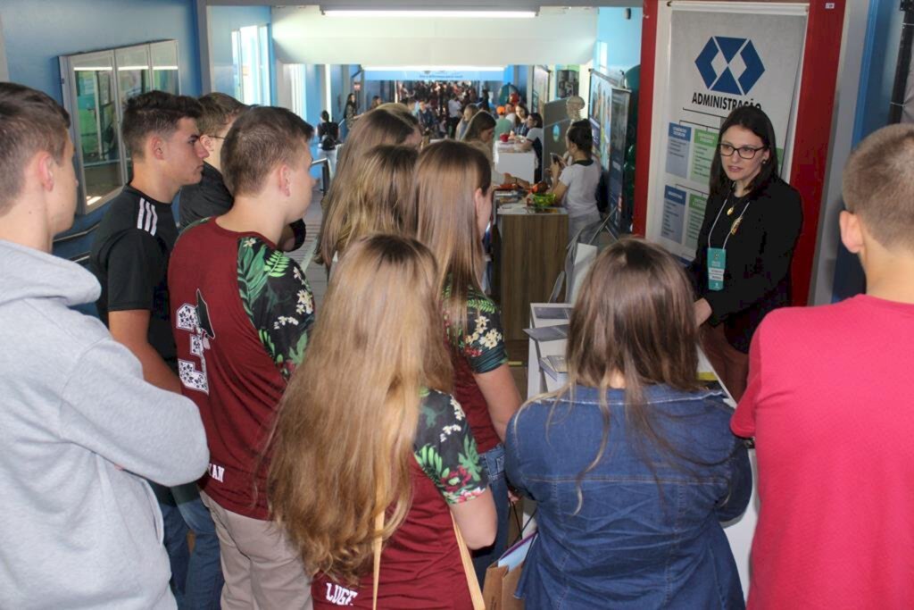 Unoesc promove a Feira das Profissões