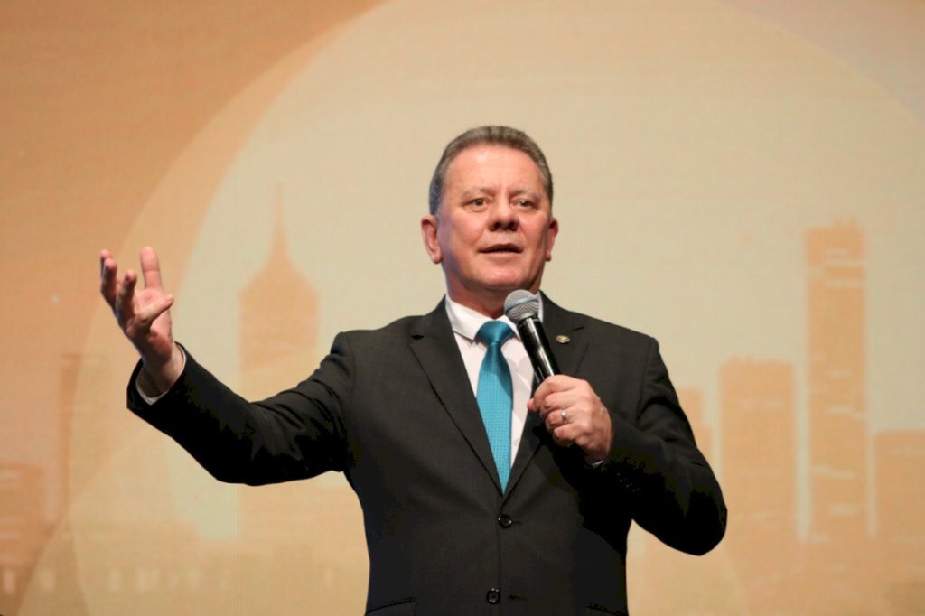 Precisamos reconstruir o pacto federativo, diz Ponticelli