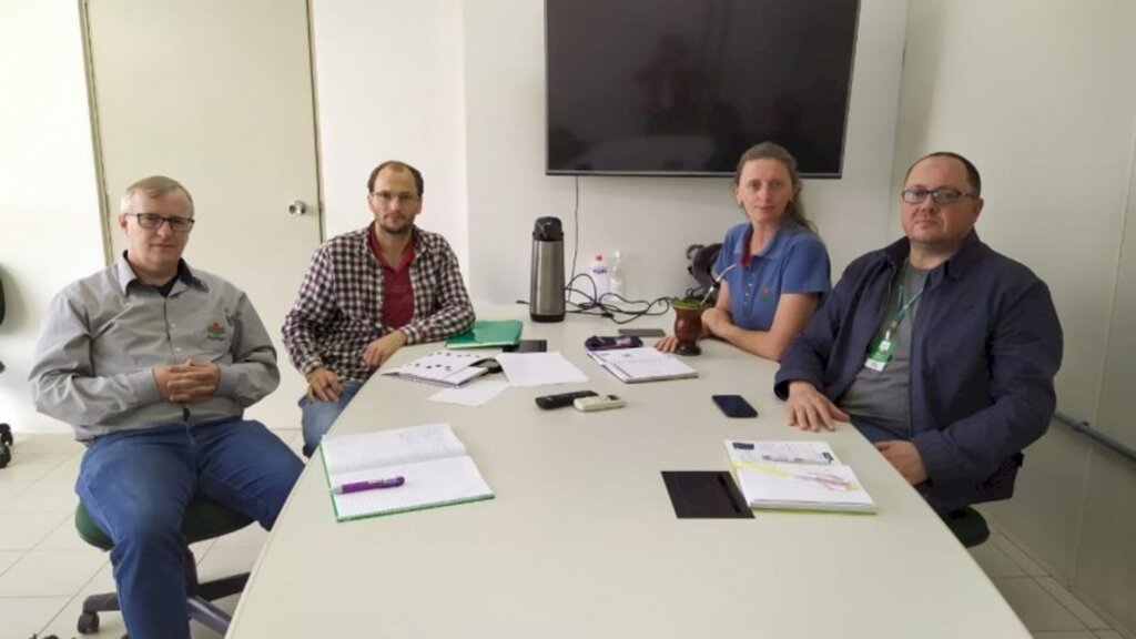 Projeto incentiva a fruticultura em SMOeste