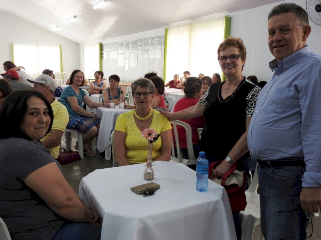 Chá de Confraternização reúne voluntárias