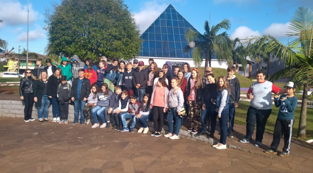 Projeto educacional resulta em viagem