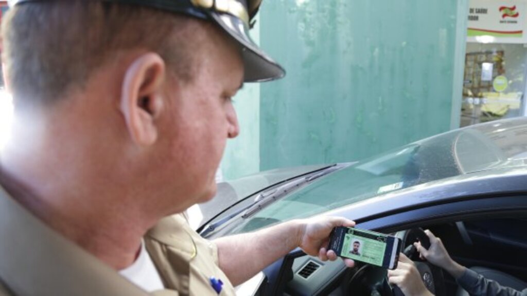 Catarinenses poderão optar apenas por versão digital