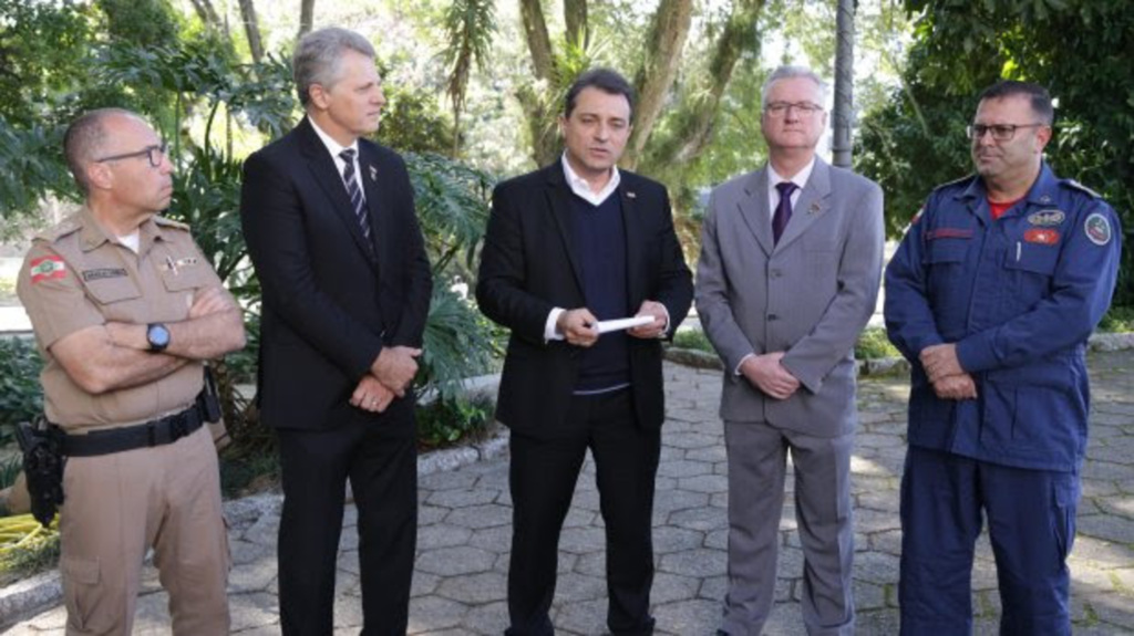 Governador chama aprovados em concursos