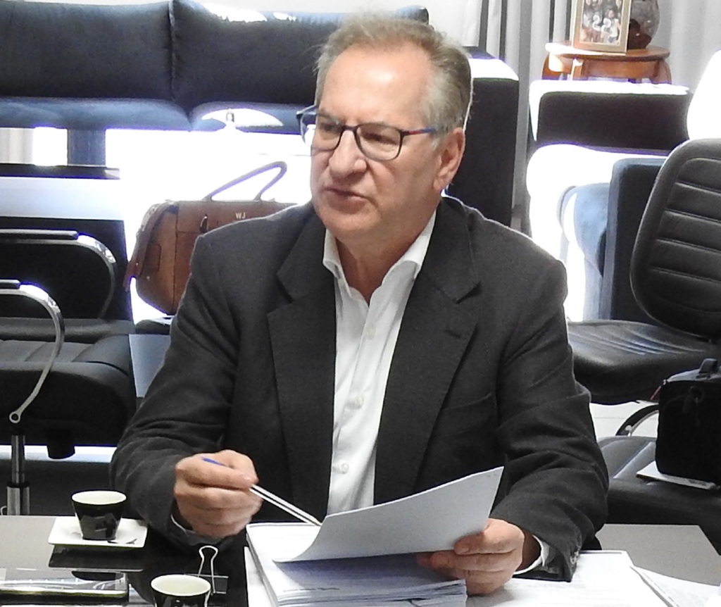 Prefeito propõe a extinção de cargos comissionados