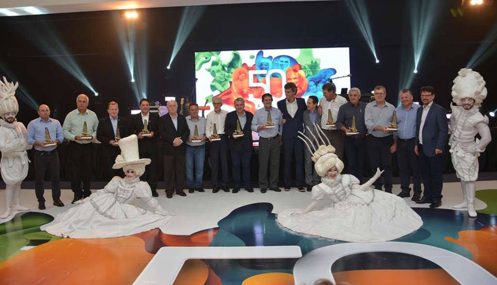 Homenagens marcam os 50 anos da Aurora