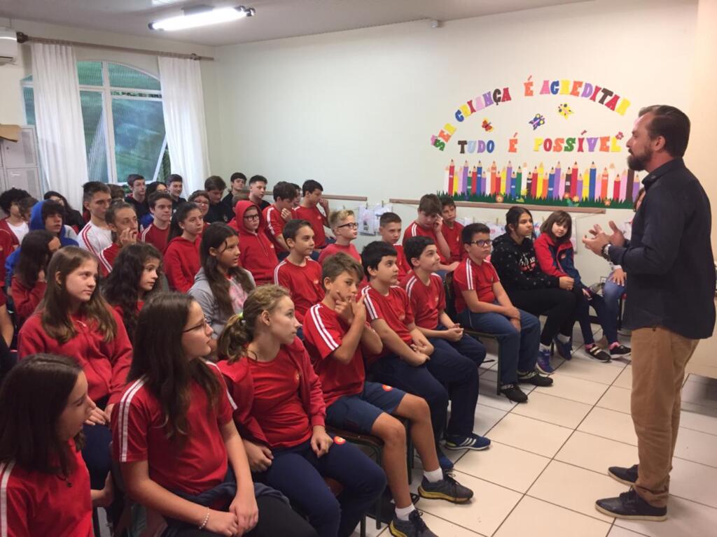 Pais e escola devem estar unidos e atentos