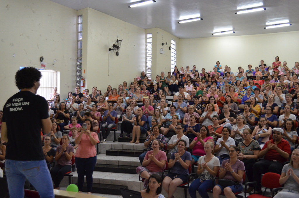 Mais de 400 Mulheres participam de palestra