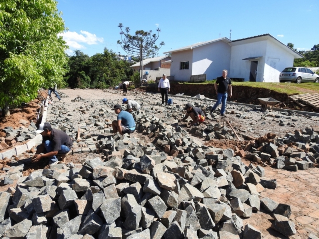 Prefeito e vice vistoriam obras em SMOeste