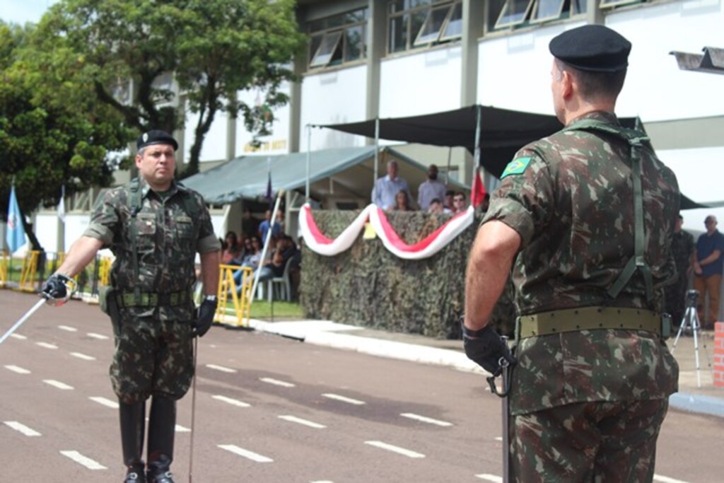 Solenidade marca troca de comando do 14º RCMec