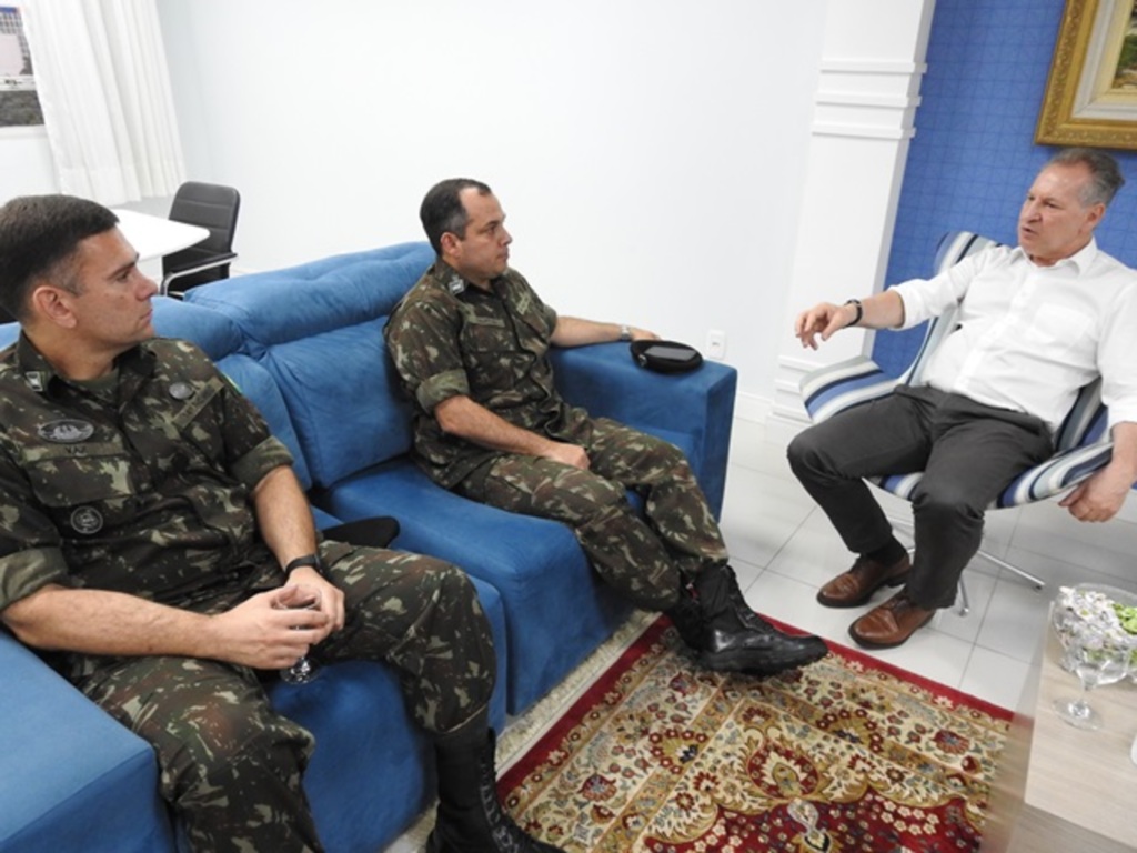 Novo comando faz visita ao Gabinete do Prefeito