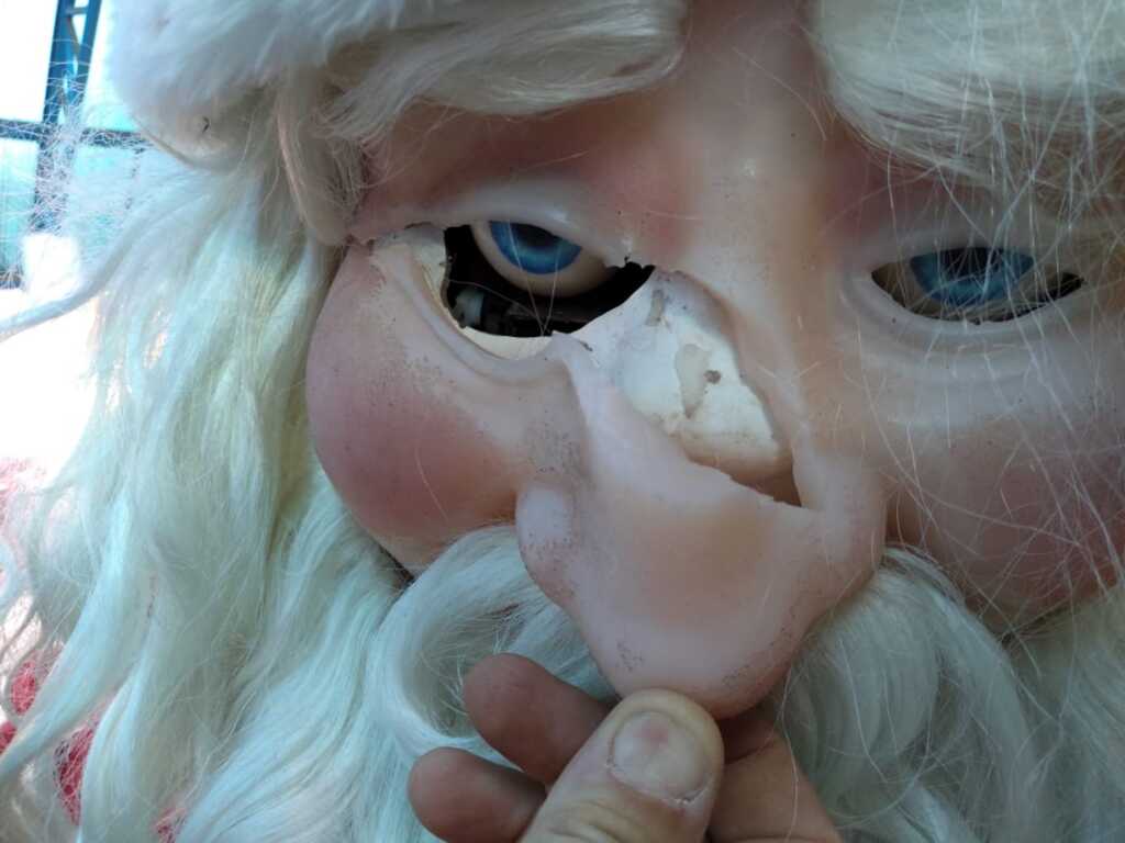 Vândalos danificam patrimônio público