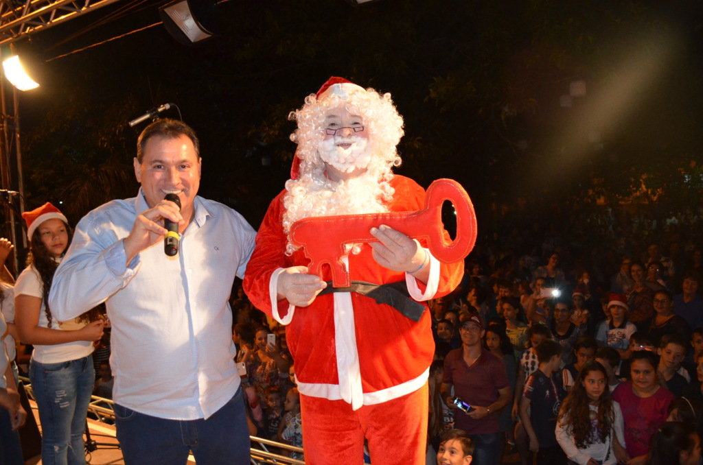 Mais de duas mil pessoas prestigiam o Natal Luz