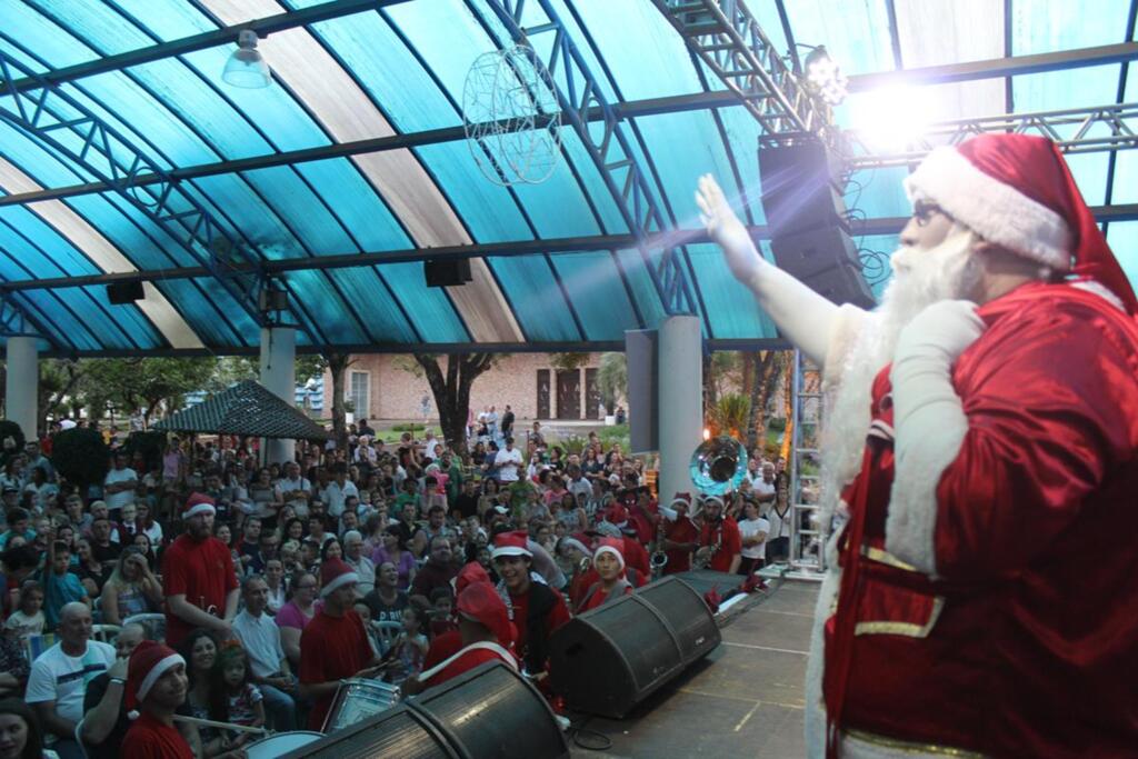 Inaugurada a decoração natalina de SMOeste