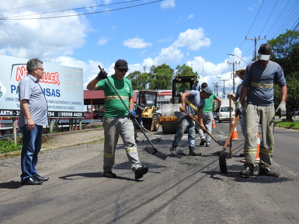 Município realiza operação tapa-buracos