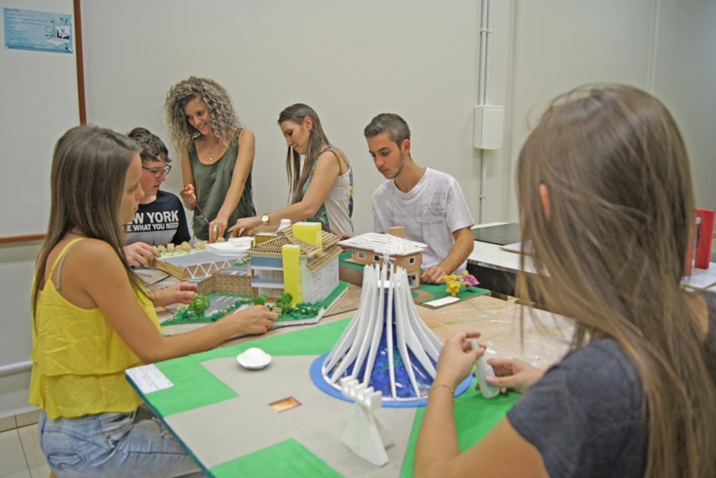 Curso conquista conceito quatro no Enade