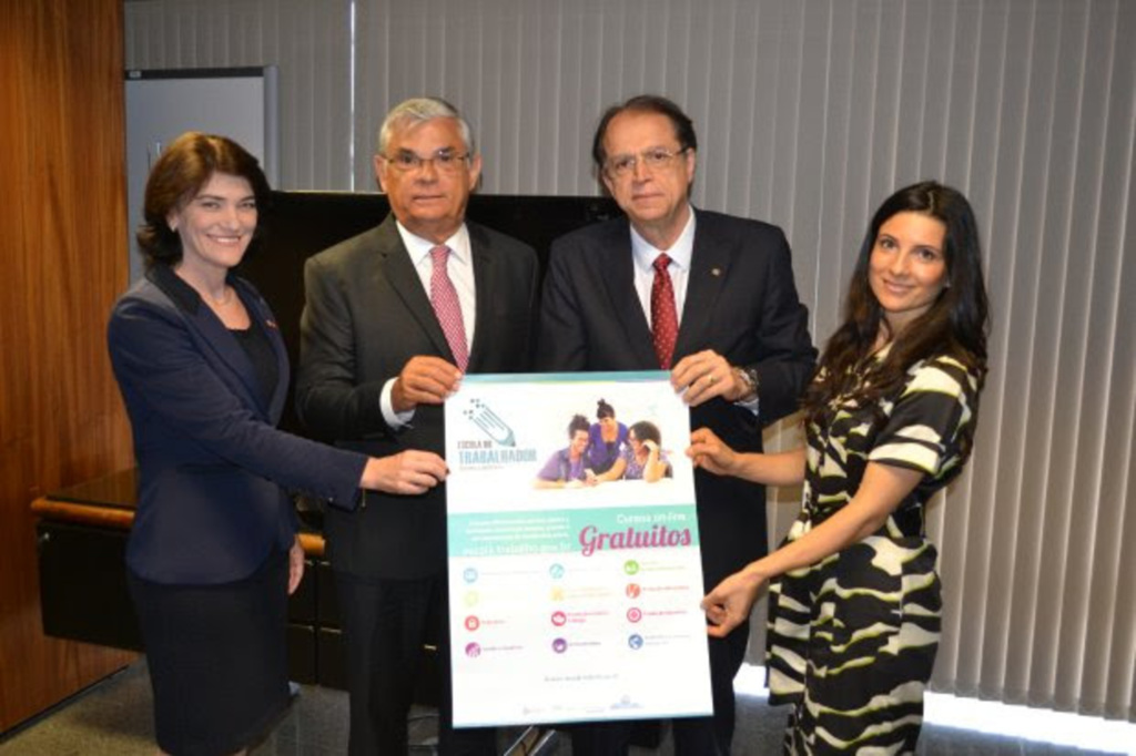 Governador busca recursos em Brasília