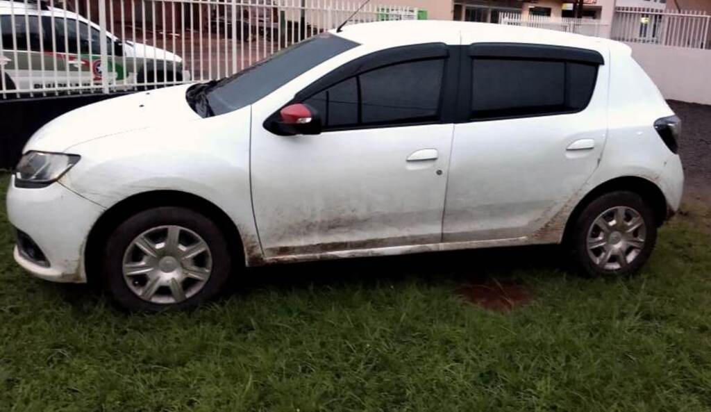 Dois veículos furtados são recuperados
