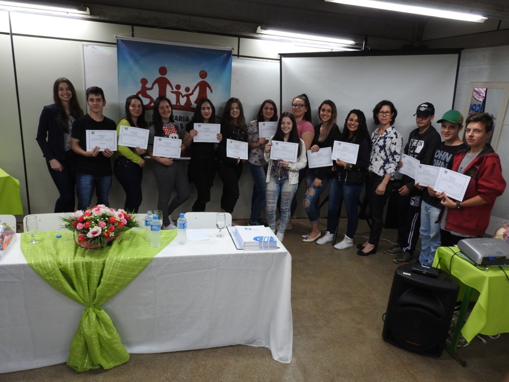 Programa de Iniciação ao Trabalho forma turma