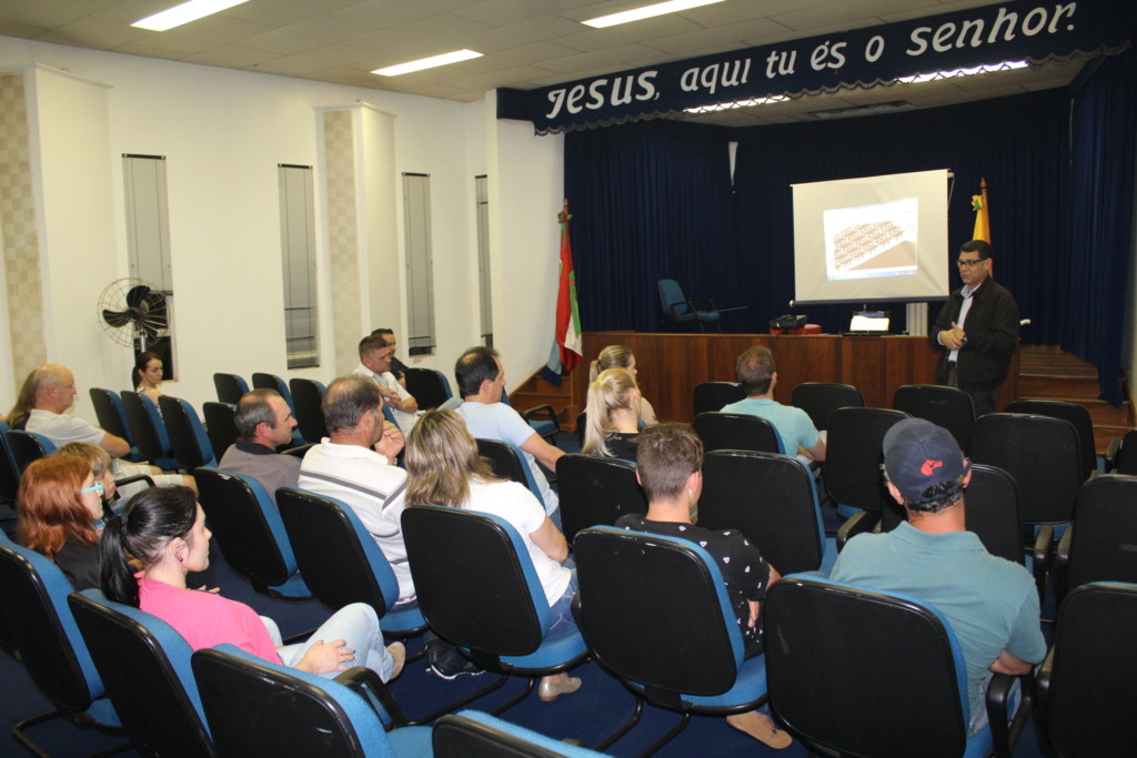 Construção da nova sede é tema de reunião