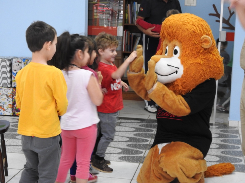 Pequeno Polegar recebe Proerd Kids