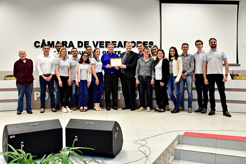 Câmara presta homenagem à JCI