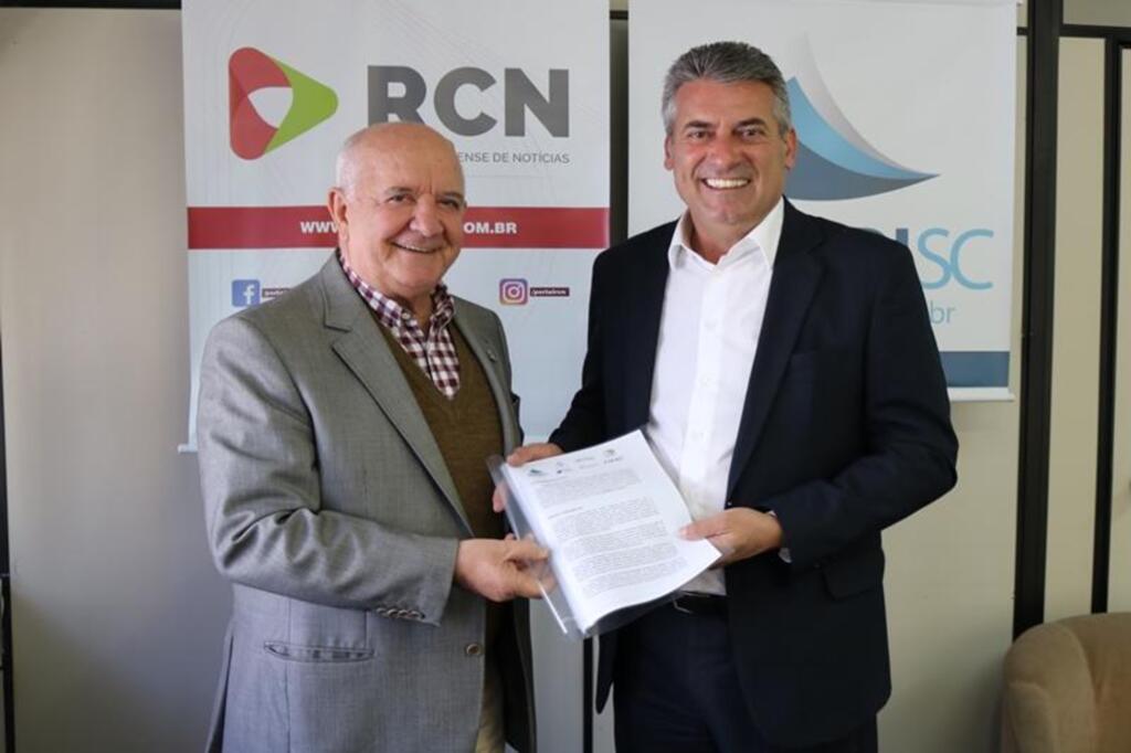 Mauro Mariani recebe carta da Adjori