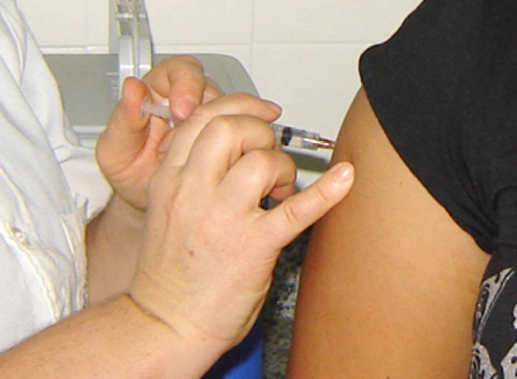 Adolescentes devem se vacinar contra o HPV