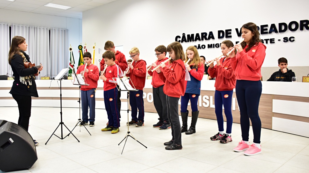 Vereadores sugerem investimento para escola