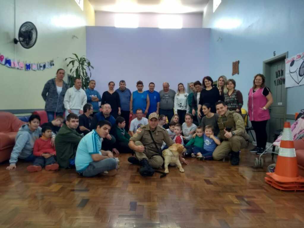 Polícia Militar realiza atividades na Apae