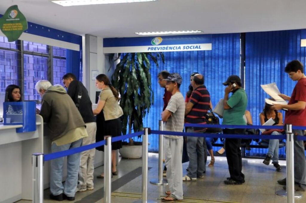 Aposentados começam a receber 1ª parcela hoje