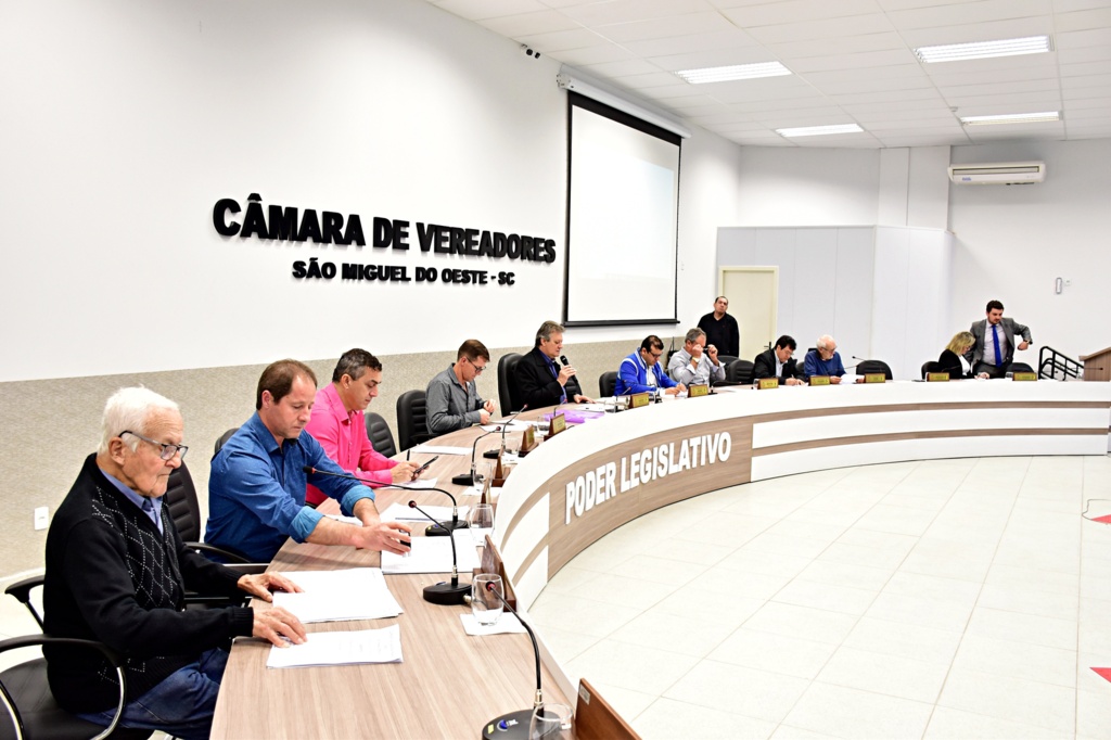 Vereadores aprovam projetos em SMOeste