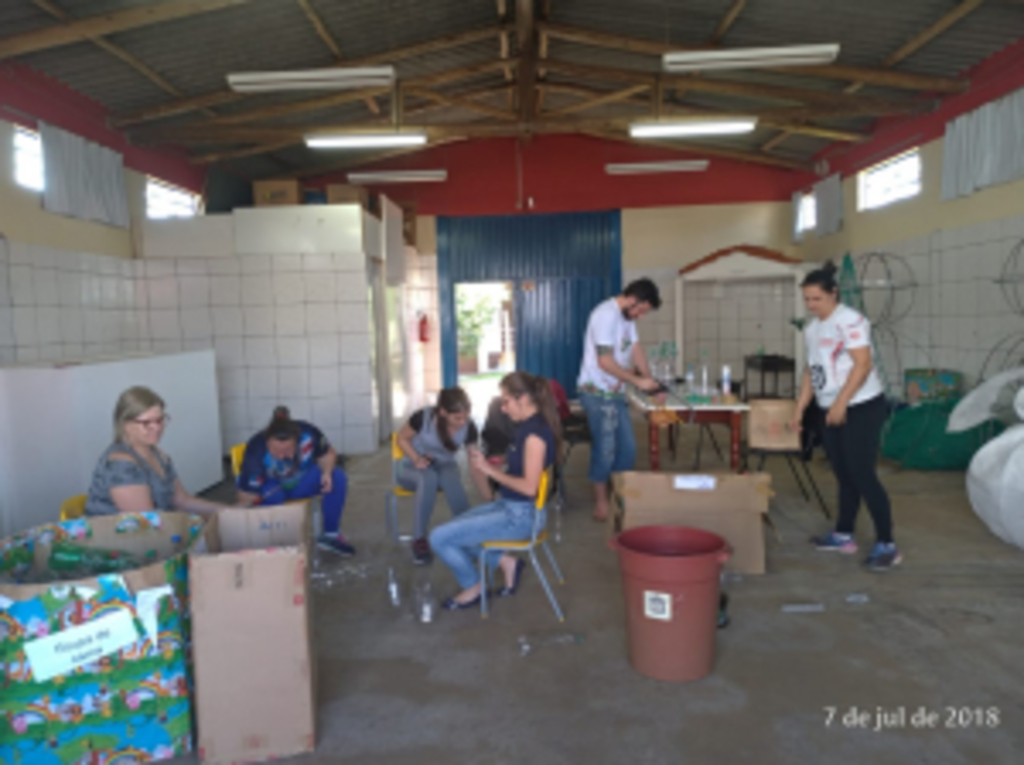 Inicia a oficina de Decoração Natalina
