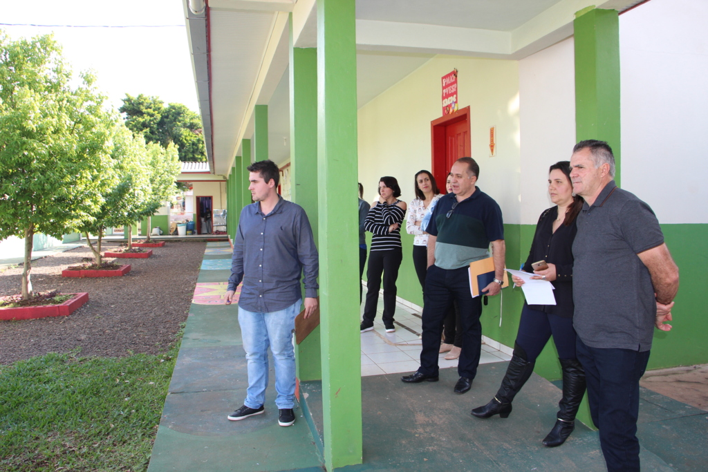 Escola encaminha solicitação de ampliação
