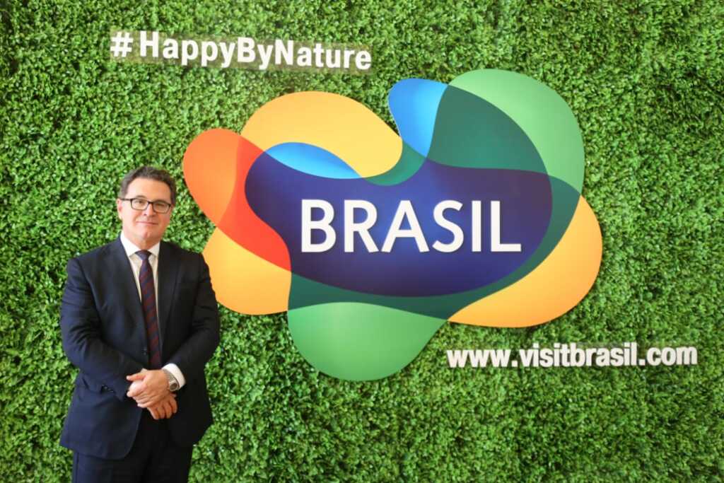 Ministro do Turismo cumpre missão na Rússia